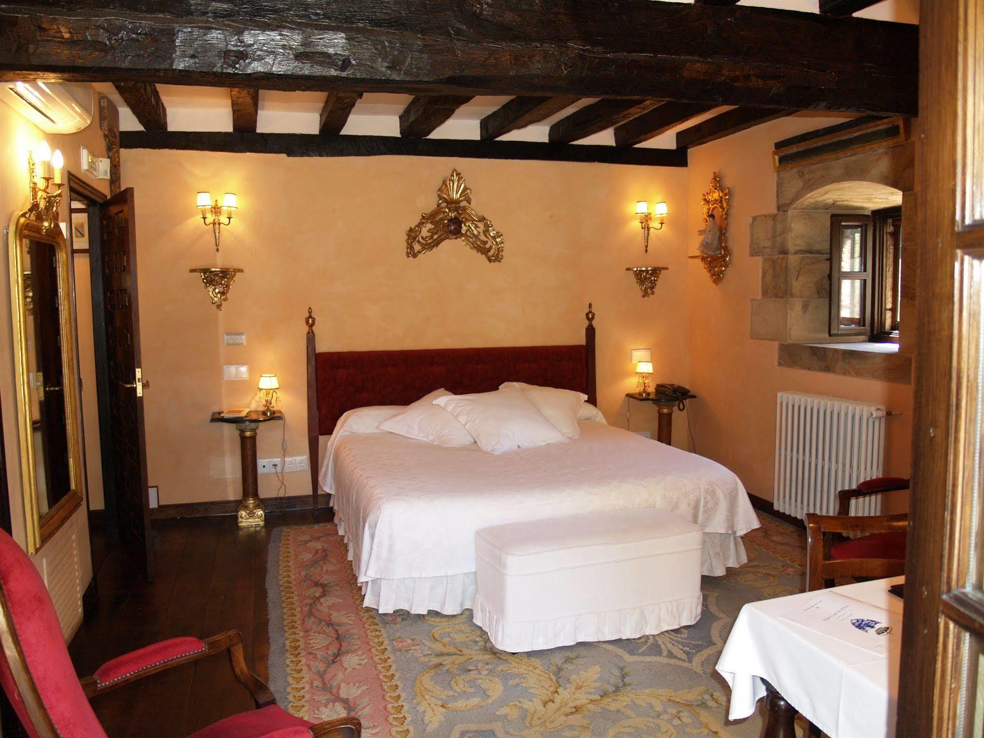 Hotel Palacio De La Pena Cantabria Ajo Buitenkant foto